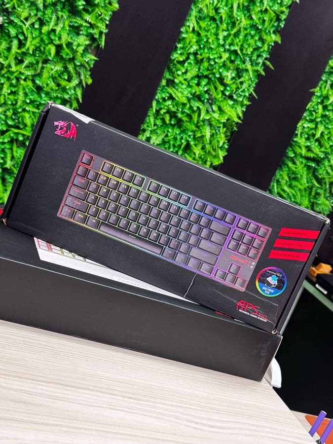 TECLADO MECANICO GAMER REDRAGON APS RGB SWITCH REDRAGON BLUE ABNT2 PRETO LOW PROFILE K607 RGB PTBLUE