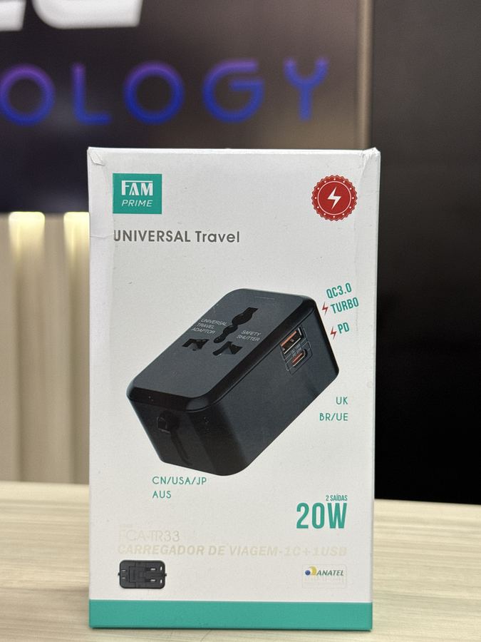 Fonte / Carregador de Viagem Universal - 20W USB + PD - FAM - FCA-TR33