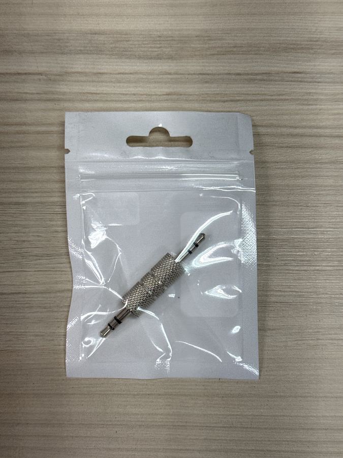 Adaptador P2 x P2 Metal Outlet Novo